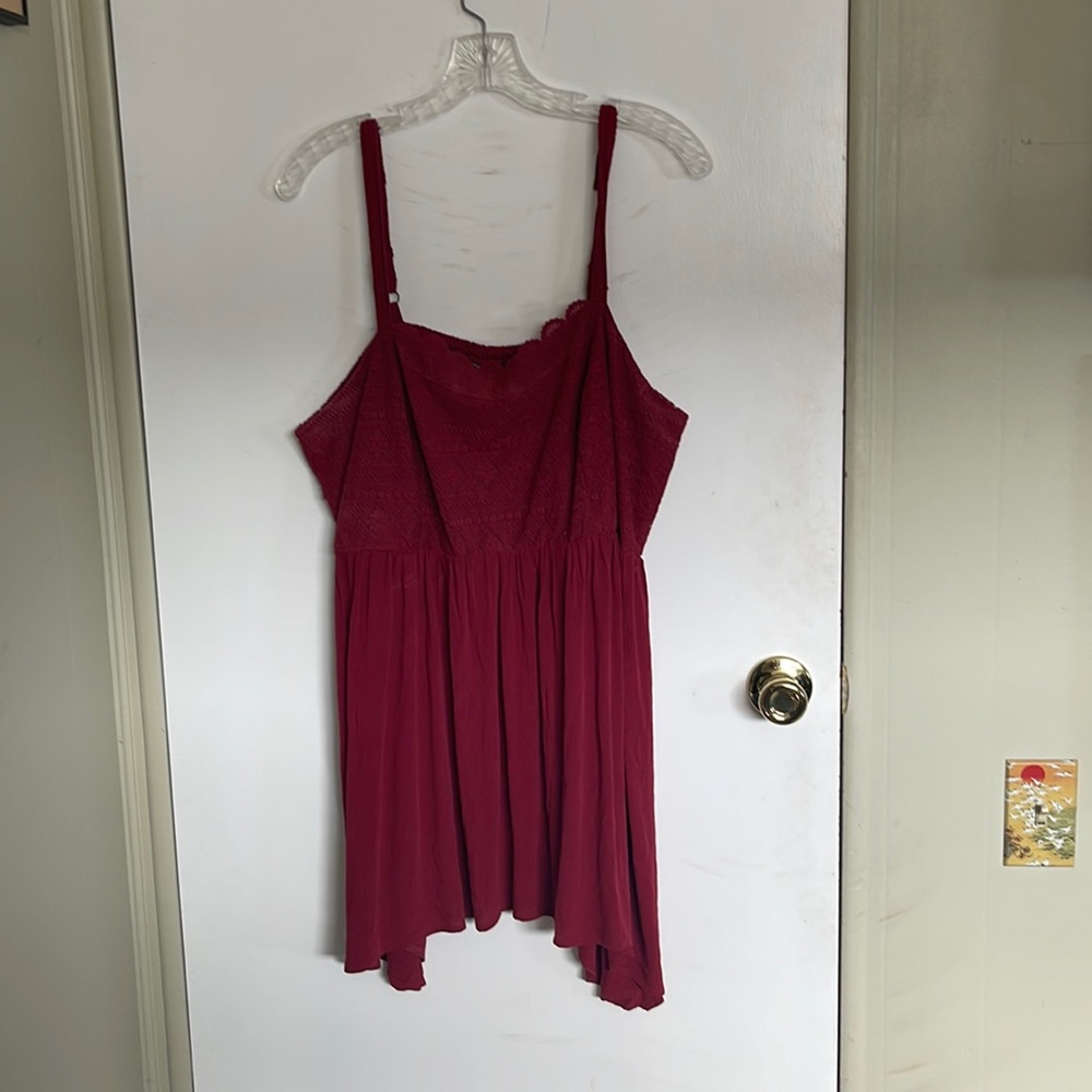 Beautiful, like new baby doll tank.